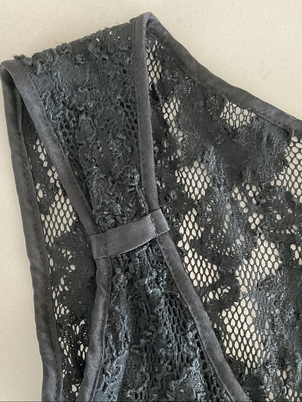 VAL MODE Black Lace-Top Satin Chemise | medium - Picture 12 of 16